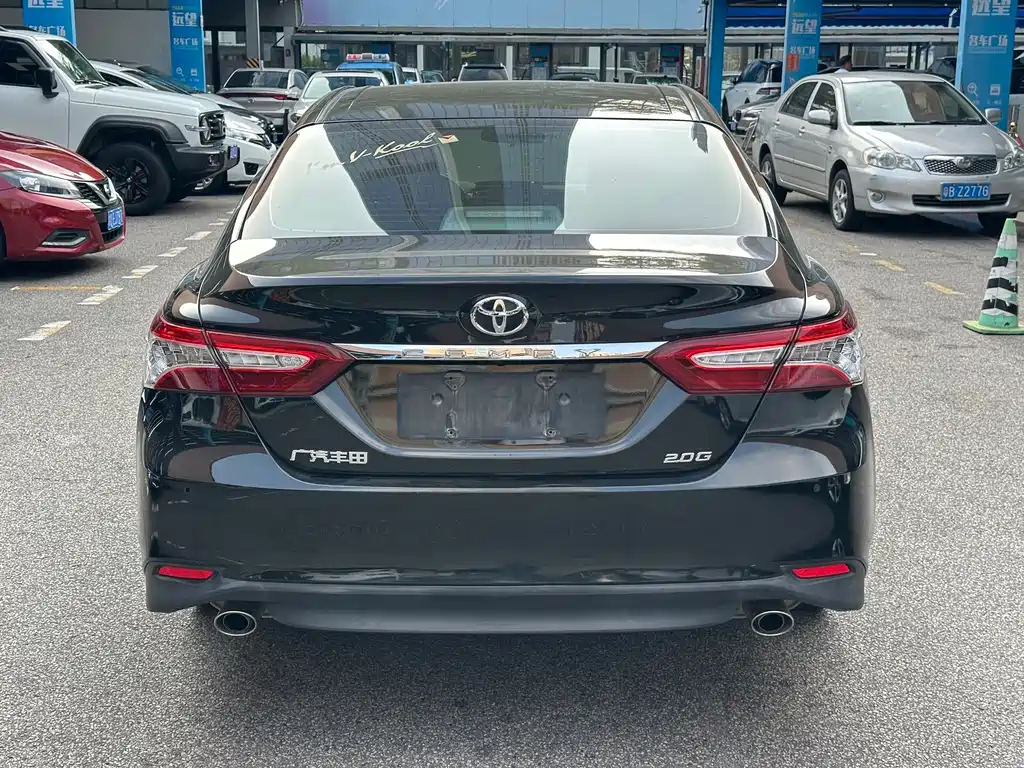 Toyota Camry 2020 — фото 12