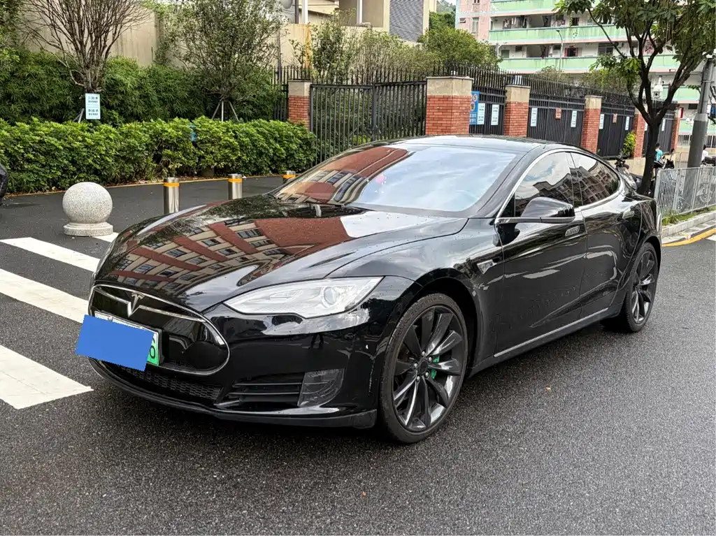 Tesla Model S 2014 — фото 1