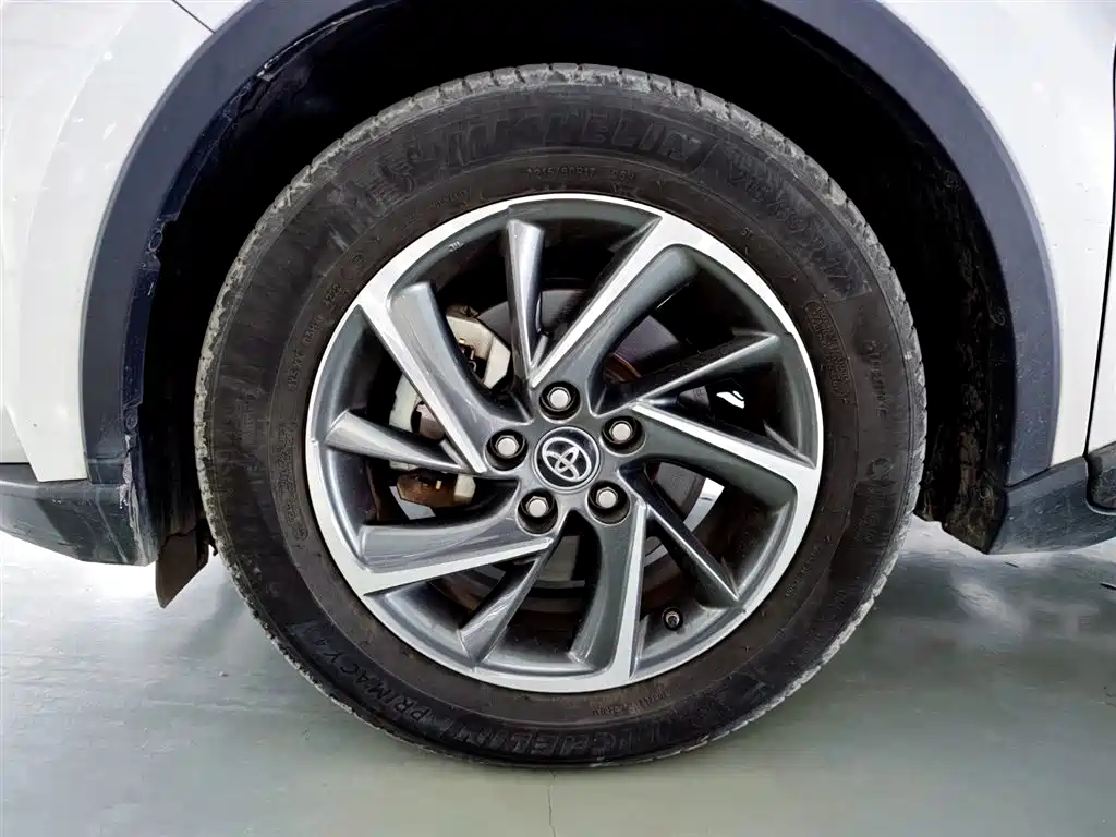 Toyota C-HR 2023 — фото 7