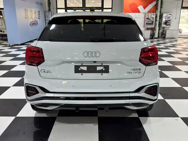 Audi Q2L 2022