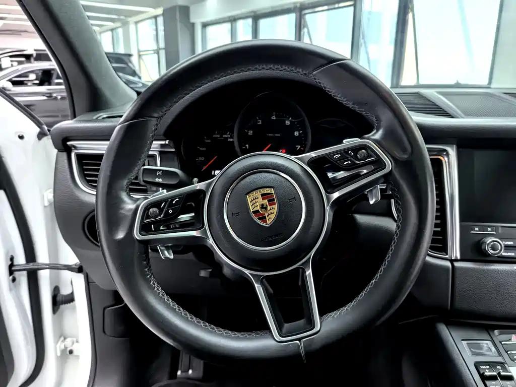 Porsche Macan 2016 — фото 4