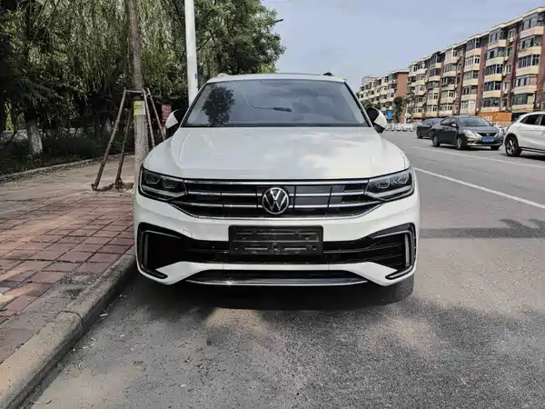 Volkswagen Tiguan L Plug-In Hybrid 2022