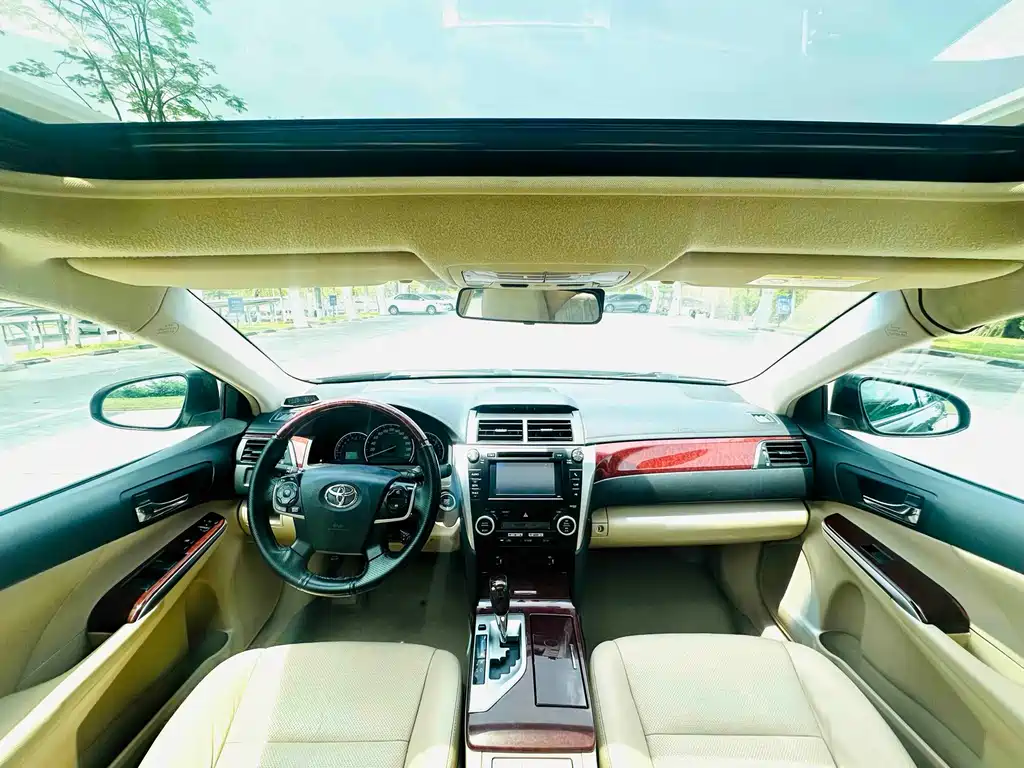 Toyota Camry 2012 — фото 14