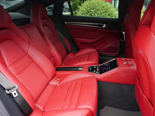 Porsche Panamera 2023