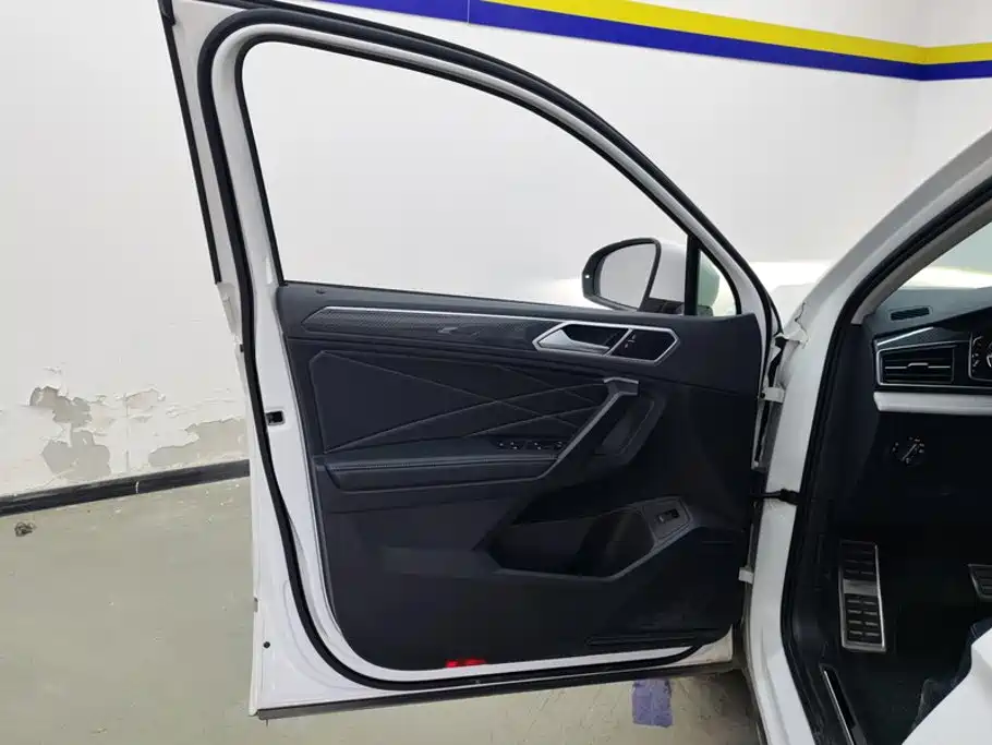 Volkswagen Tiguan L 2023