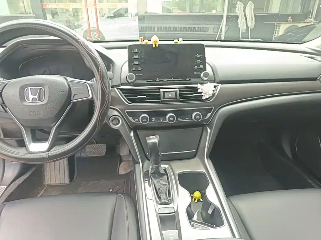 Honda Accord 2018 — фото 13