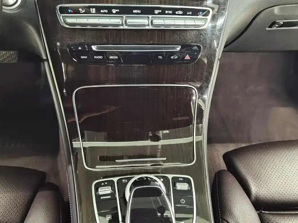 Mercedes-Benz GLC 2017 — фото 18