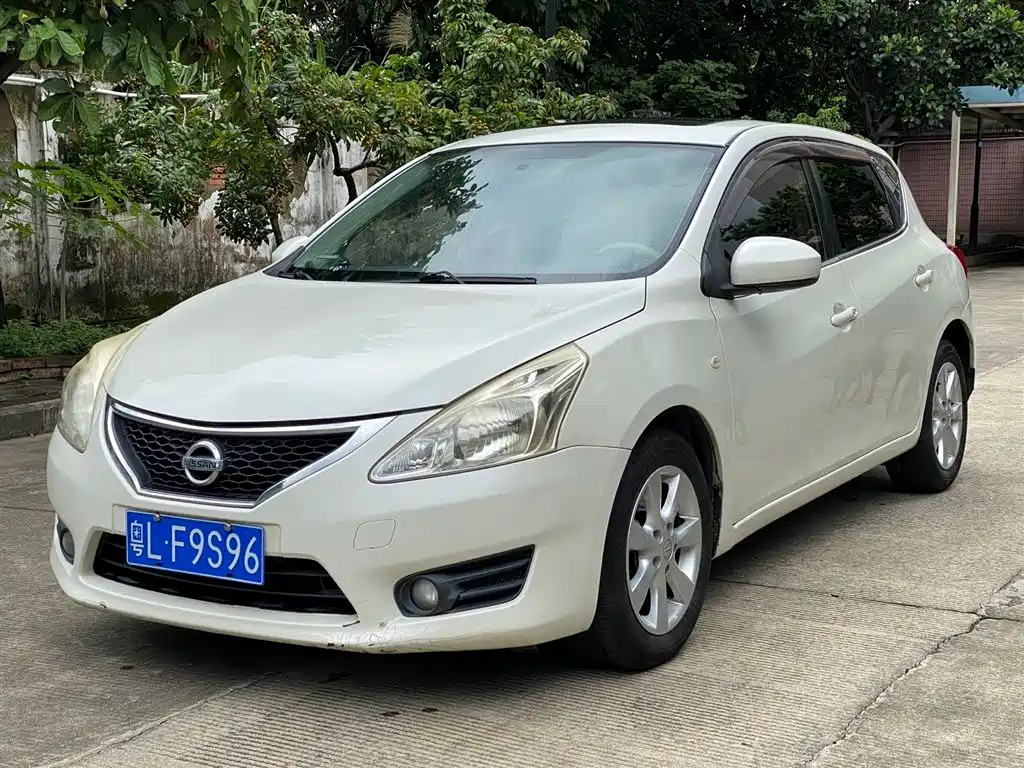 Nissan Tiida 2012