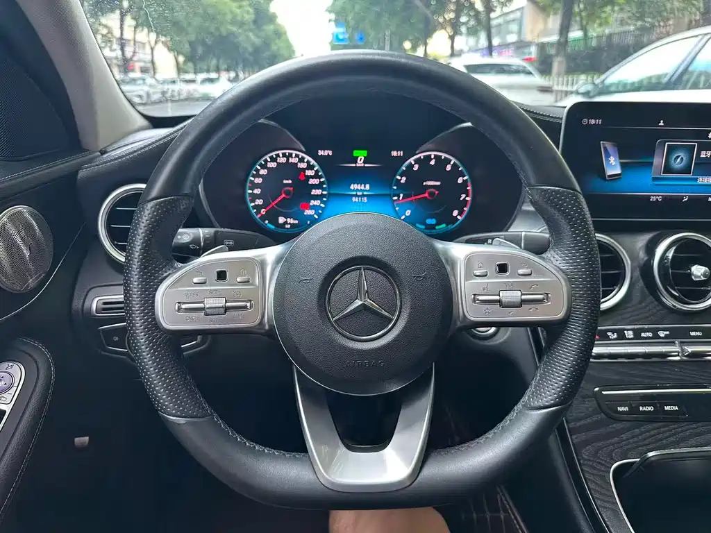 Mercedes-Benz C-Class 2021