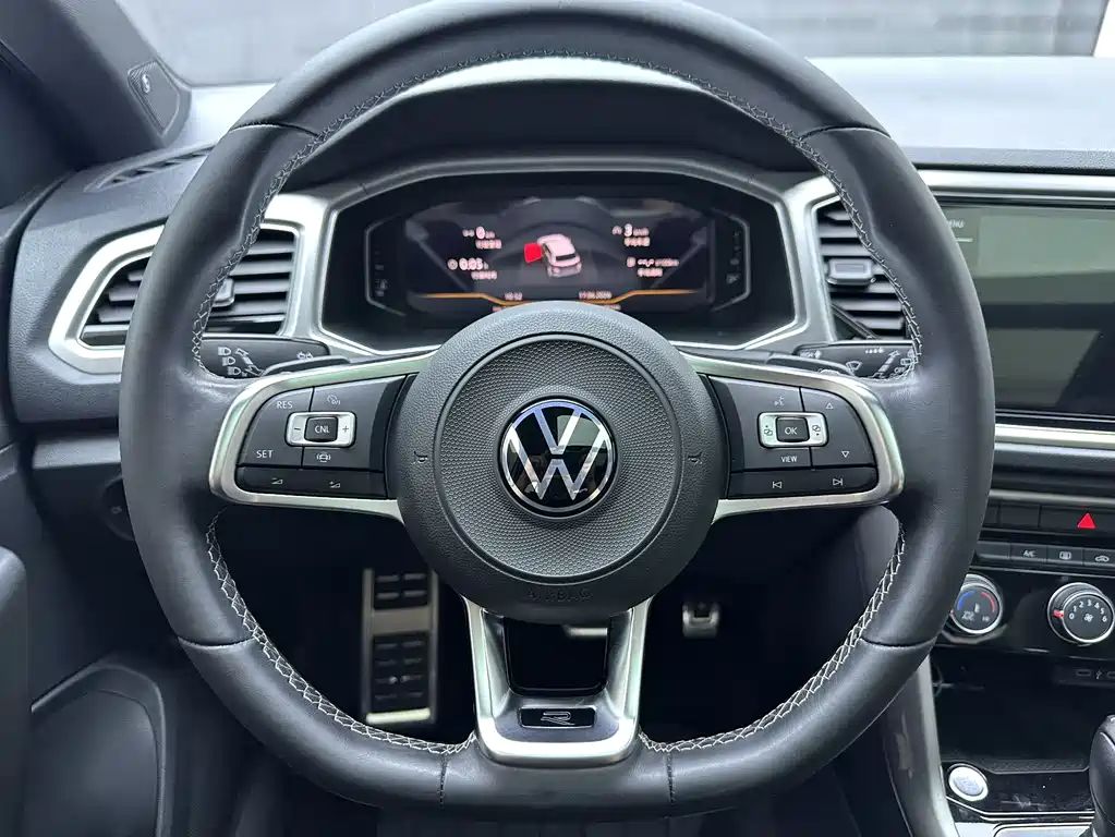 Volkswagen T-Roc 2023 — фото 12