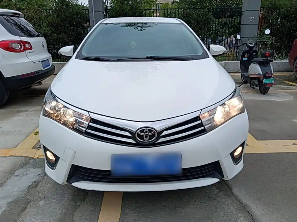 Toyota Corolla 2018 — фото 3