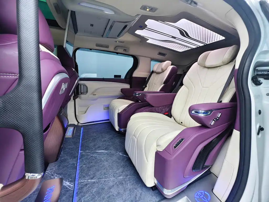 Toyota Sienna 2024 — фото 19