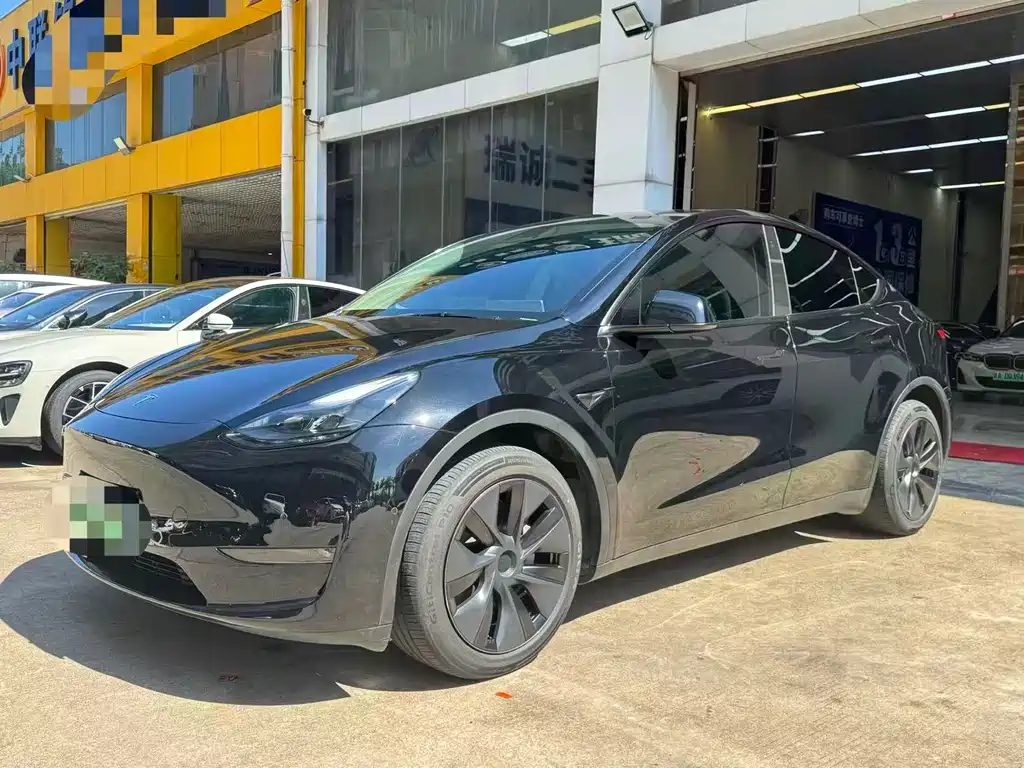 Tesla Model Y 2023 — фото 1