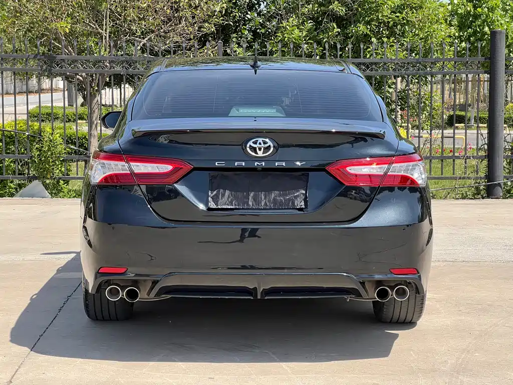 Toyota Camry 2022 — фото 9