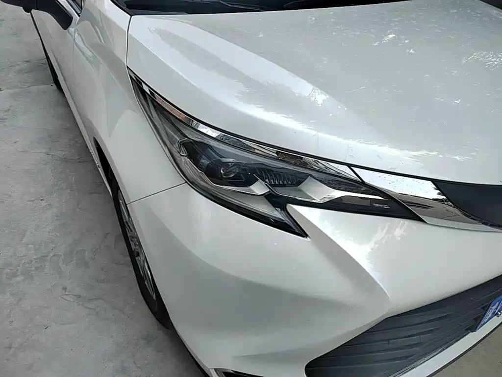 Toyota Sienna 2022 — фото 13