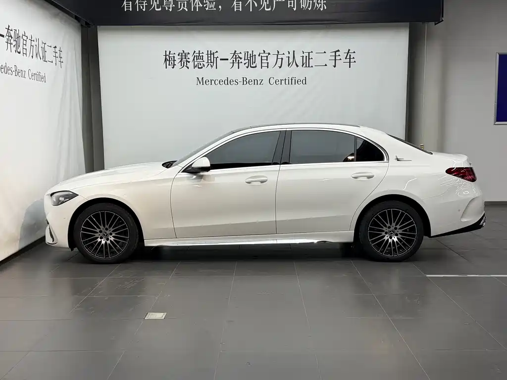 Mercedes-Benz C-Class 2025 — фото 11
