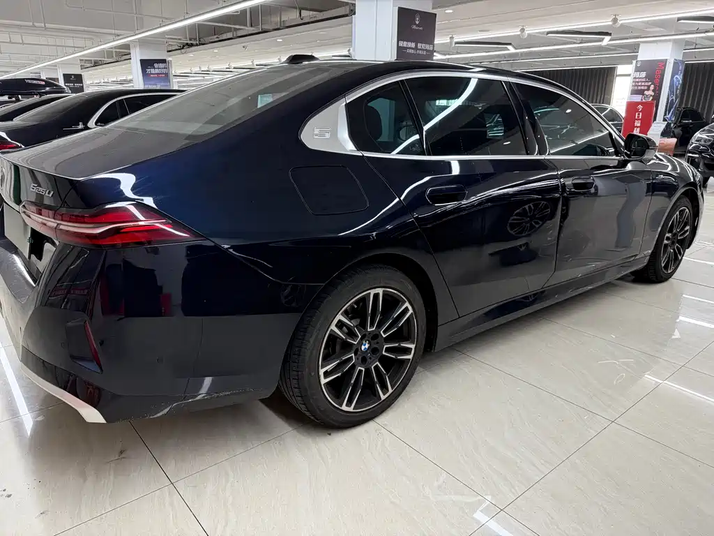 BMW 5 Series 2025