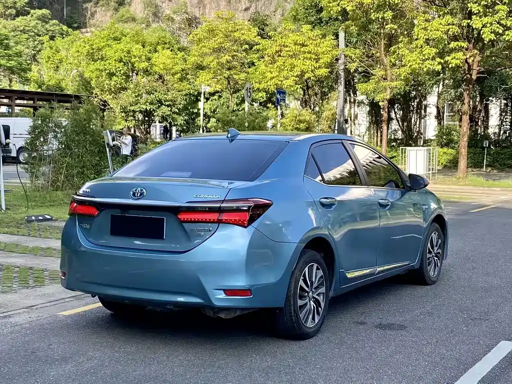 Toyota Corolla 2018 — фото 12