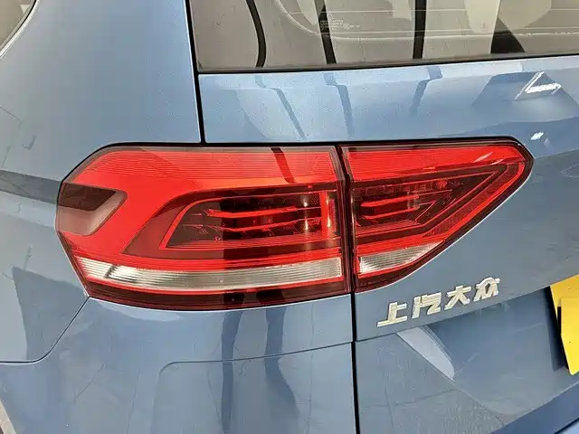 Volkswagen Touran 2018 — фото 19