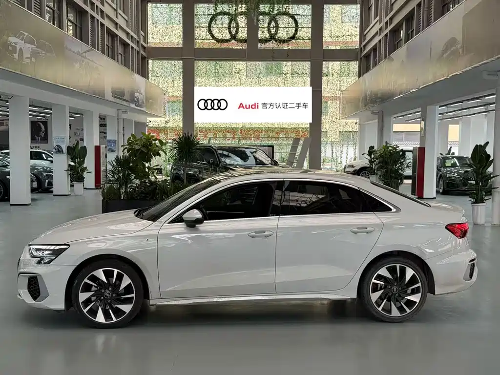 Audi A3 2023 — фото 3