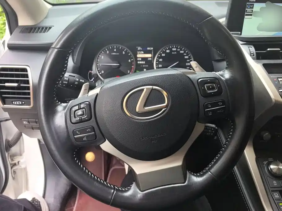 Lexus NX 2019 — фото 15