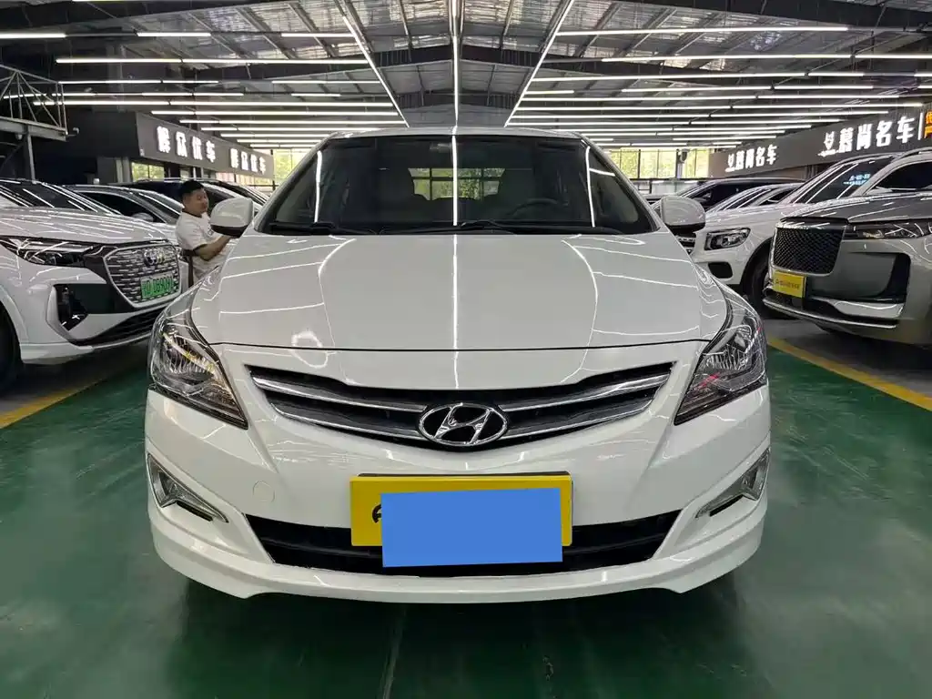 Hyundai Verna 2015 — фото 2