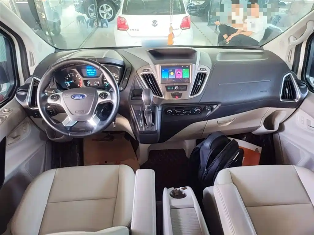 Ford Tourneo 2021 — фото 10