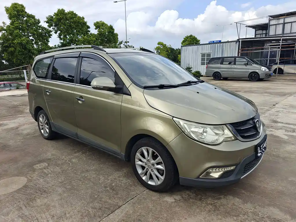 Baojun 730 2015