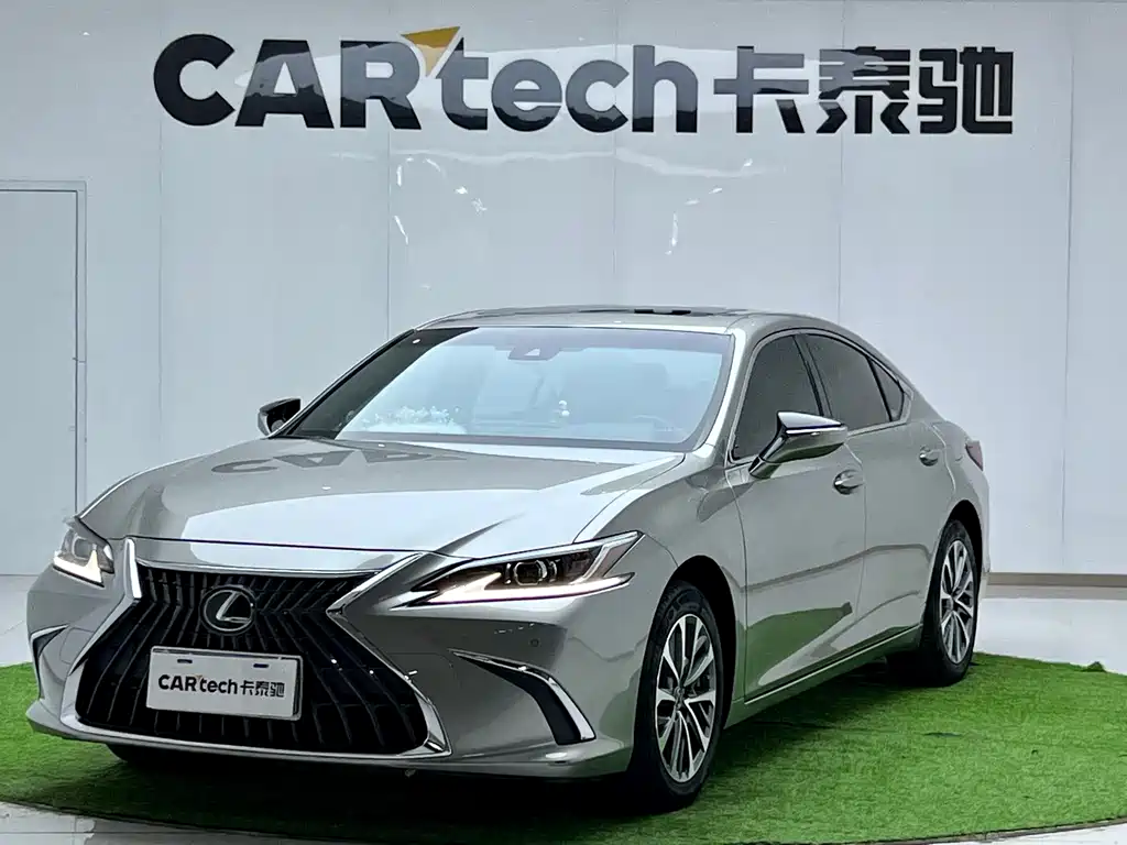Lexus ES 2024 — фото 1