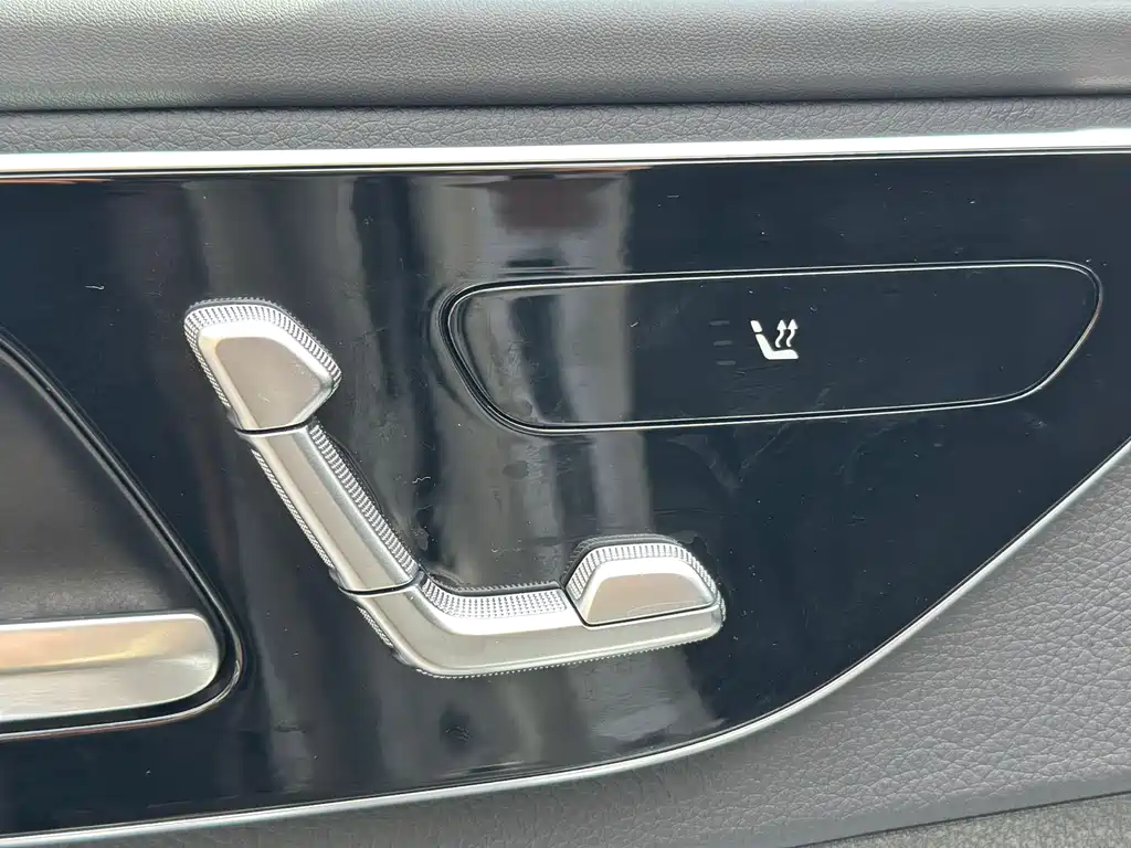 Mercedes-Benz C-Class 2024 — фото 15