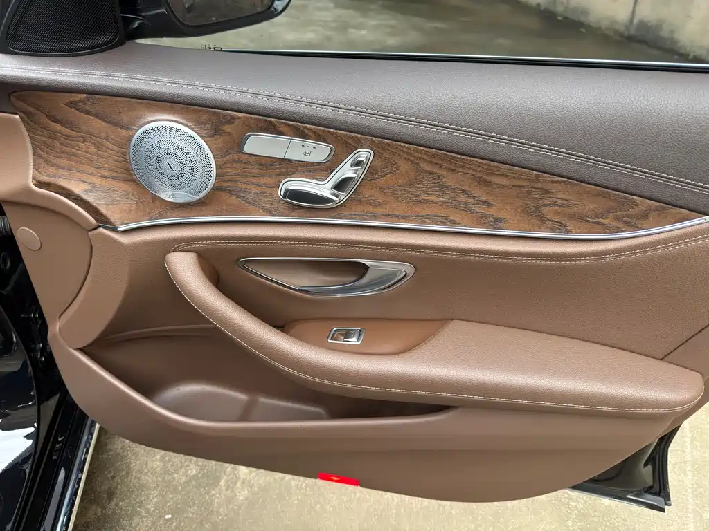 Mercedes-Benz E-Class 2019 — фото 13