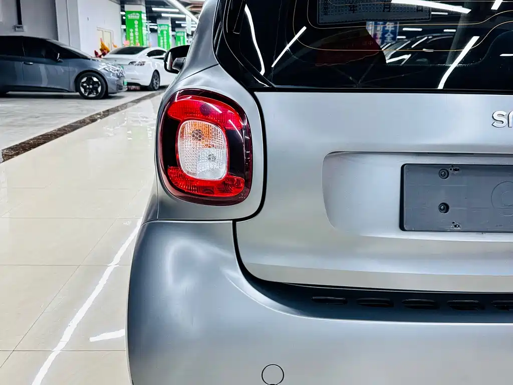 smart Fortwo 2018 — фото 14