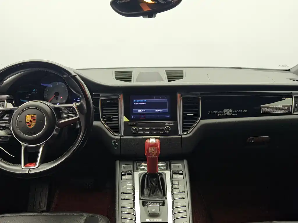 Porsche Macan 2018 — фото 13
