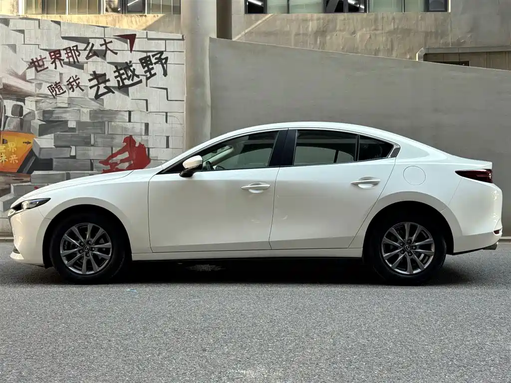 Mazda 3 Angkesela 2025