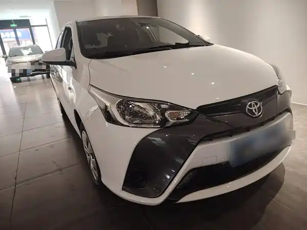 Toyota Yaris L 2023