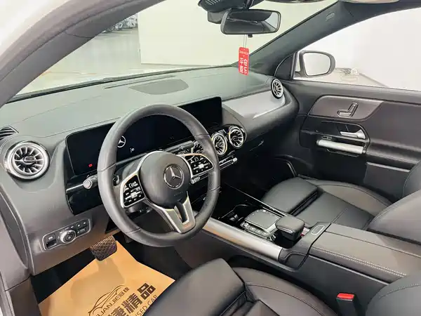 Mercedes-Benz GLA 2023