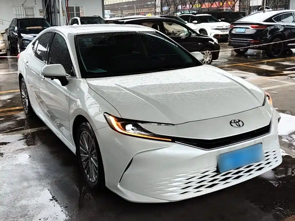 Toyota Camry 2025