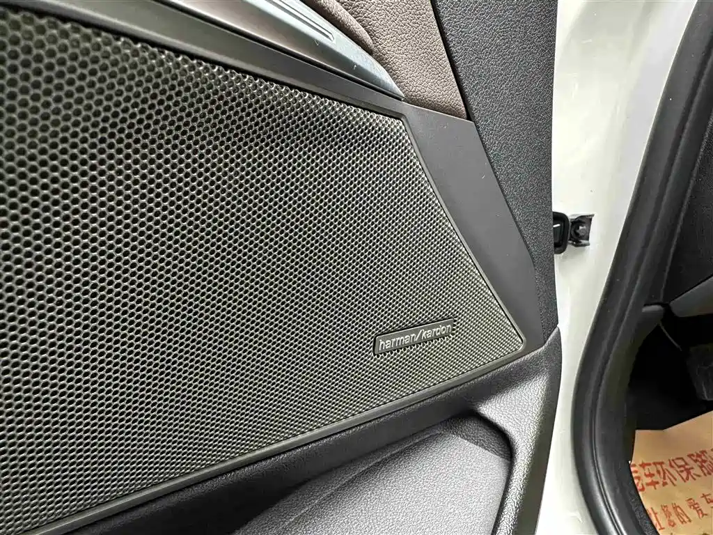 BMW 3 Series 2020 — фото 18