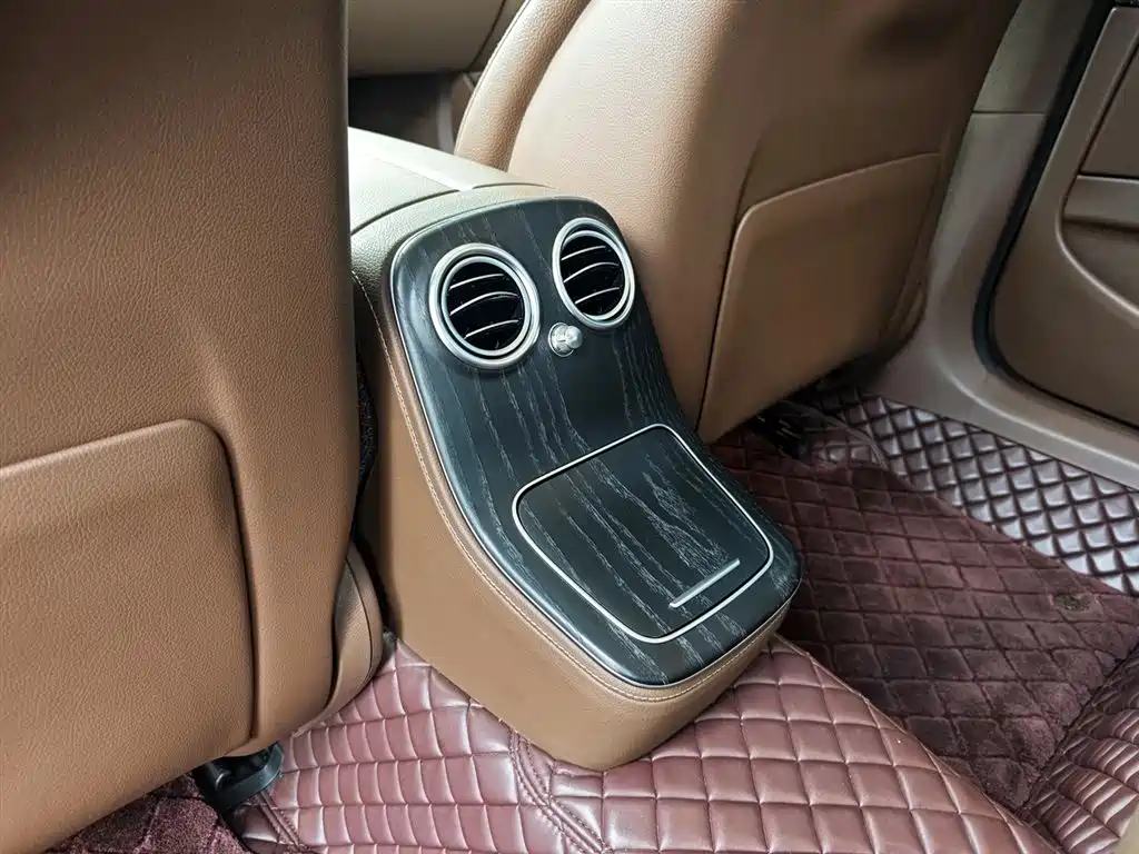 Mercedes-Benz E-Class 2023 — фото 6