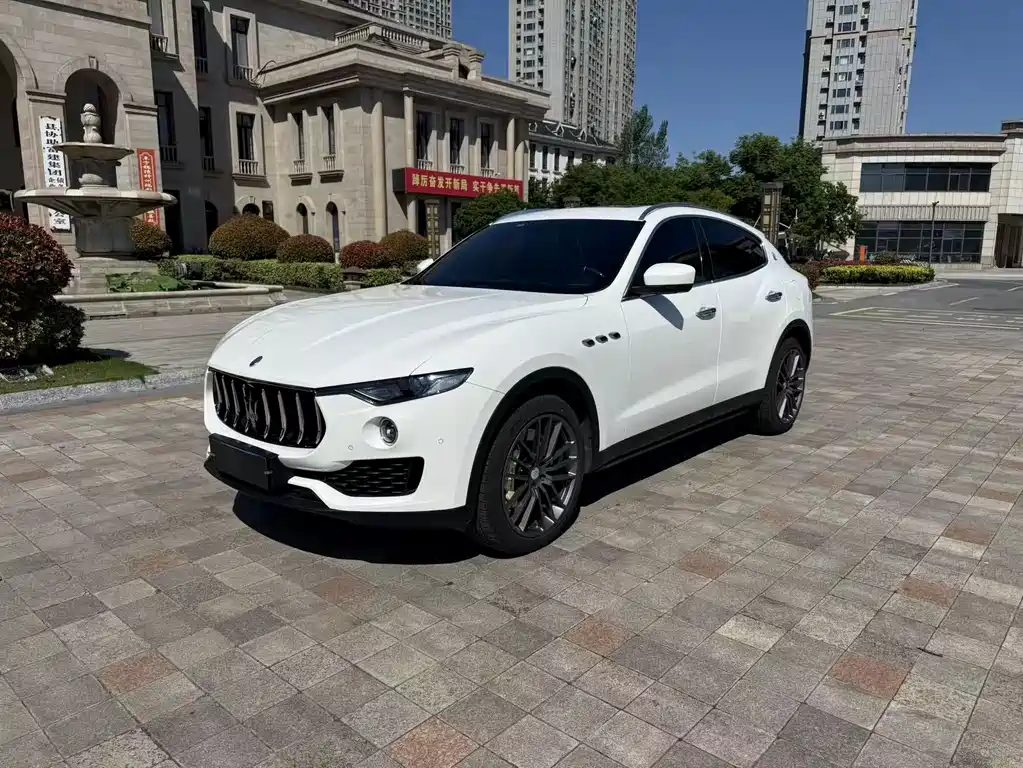 Maserati Levante 2018 — фото 1