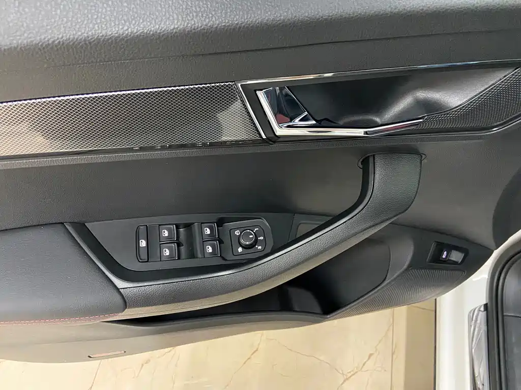 Skoda Karoq 2022 — фото 17