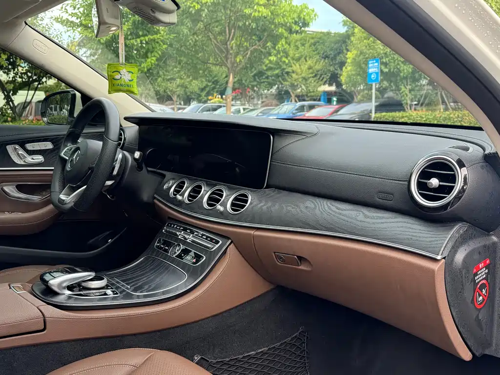 Mercedes-Benz E-Class 2018 — фото 13