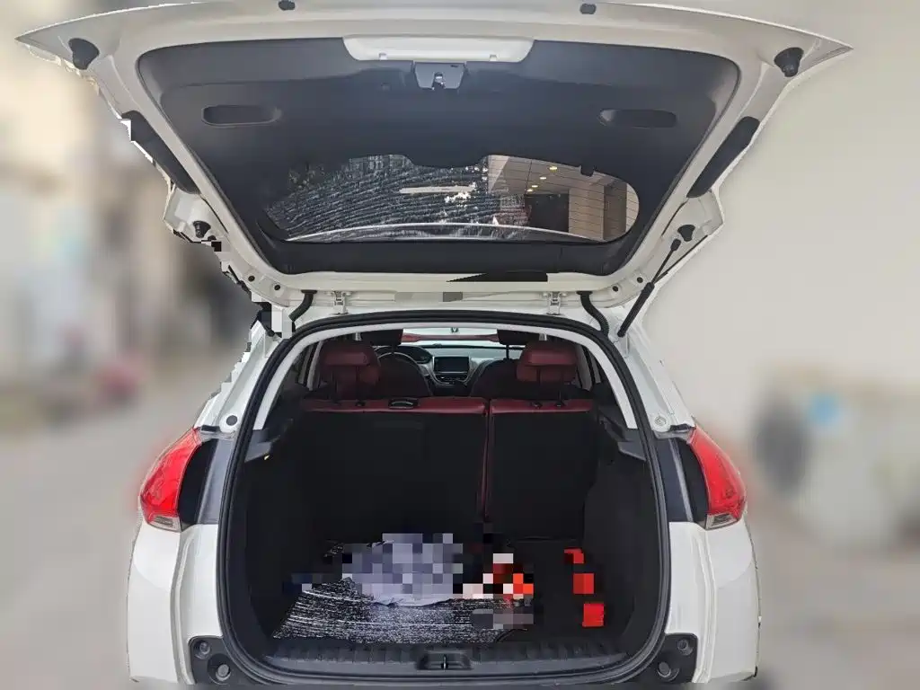Peugeot 2008 2015 — фото 10