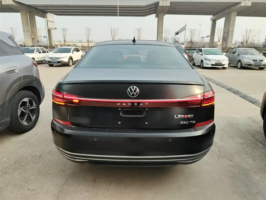 Volkswagen Passat 2023 — фото 4