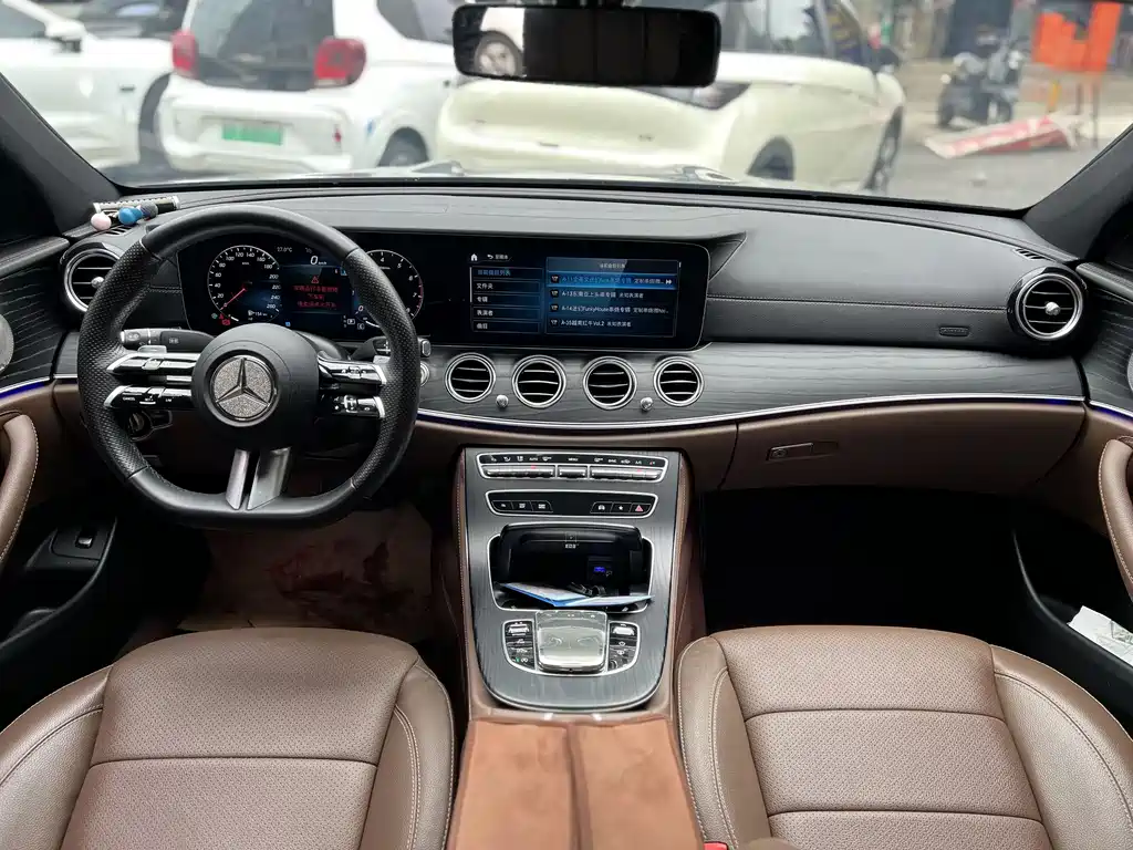 Mercedes-Benz E-Class 2023 — фото 6