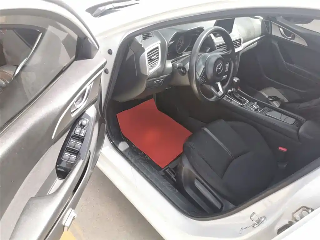 Mazda 3 Axela 2019 — фото 16