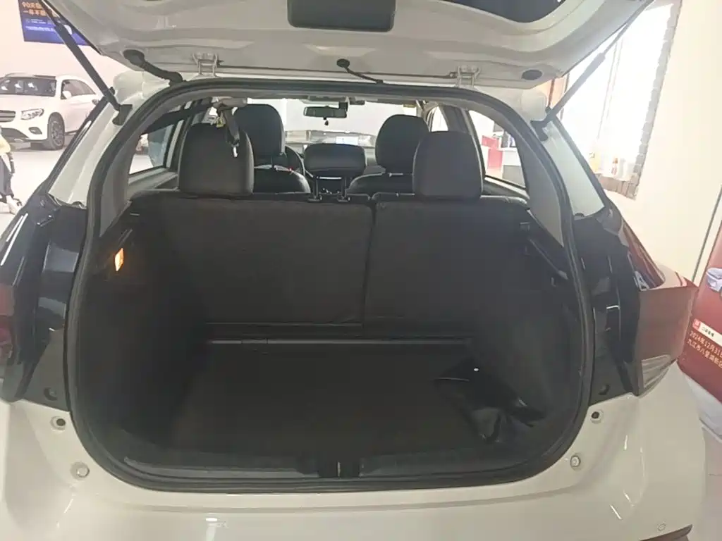 Toyota Yaris L 2021 — фото 19