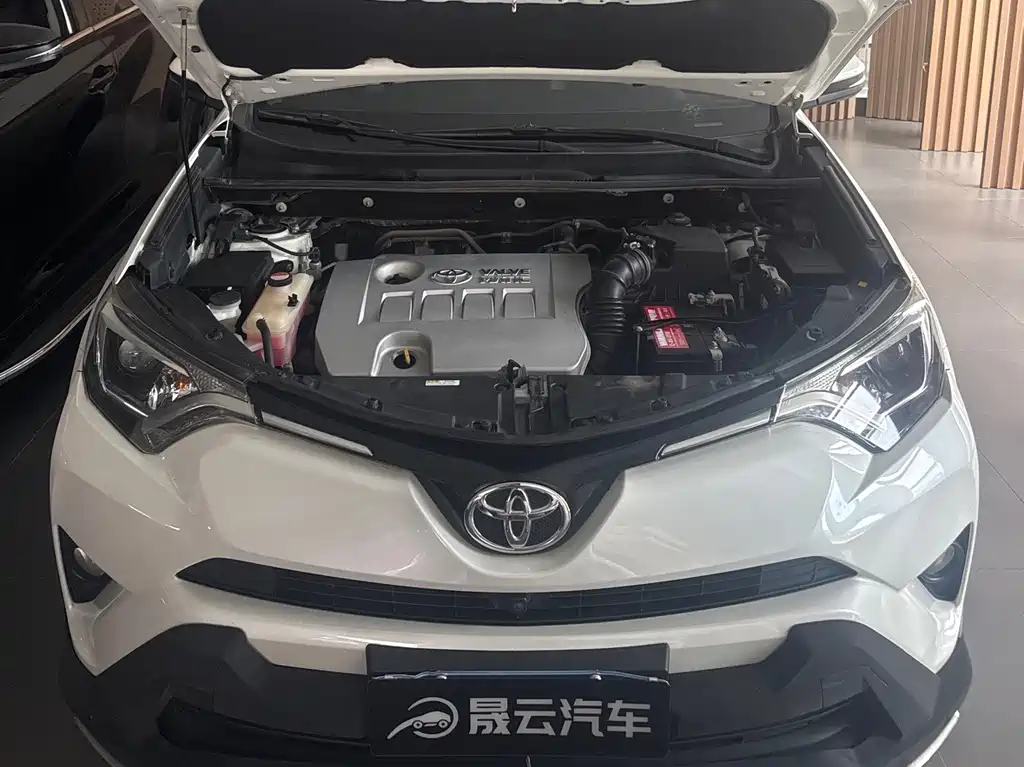 Toyota RAV4 2017 — фото 16