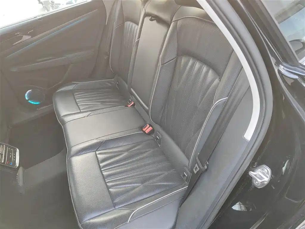 Volkswagen Passat 2023 — фото 13