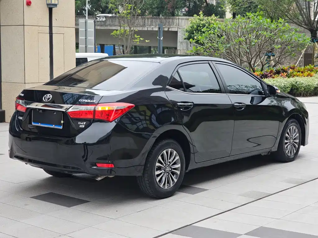 Toyota Corolla 2017 — фото 14